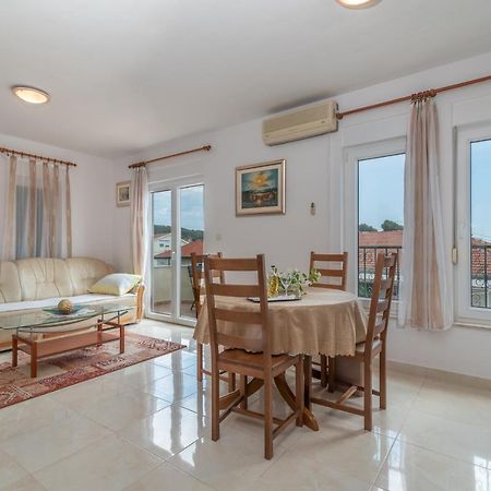 Appartement Apartman Dildo à Trogir Extérieur photo