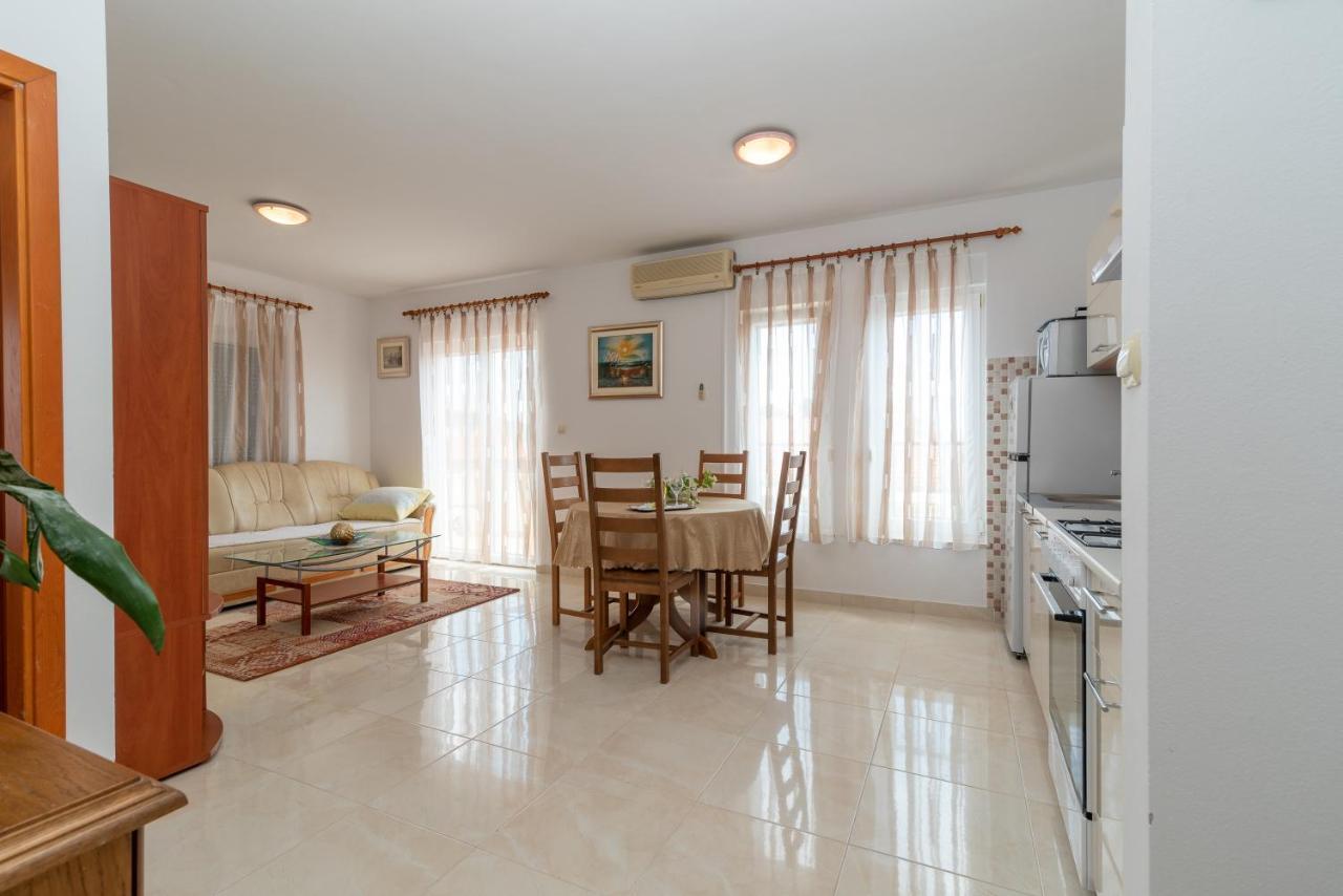 Appartement Apartman Dildo à Trogir Extérieur photo