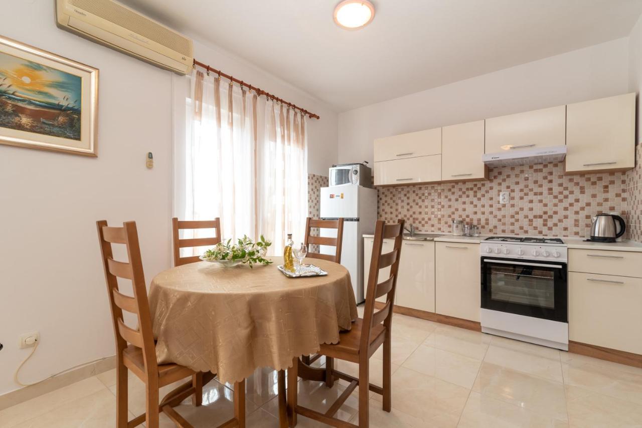 Appartement Apartman Dildo à Trogir Extérieur photo
