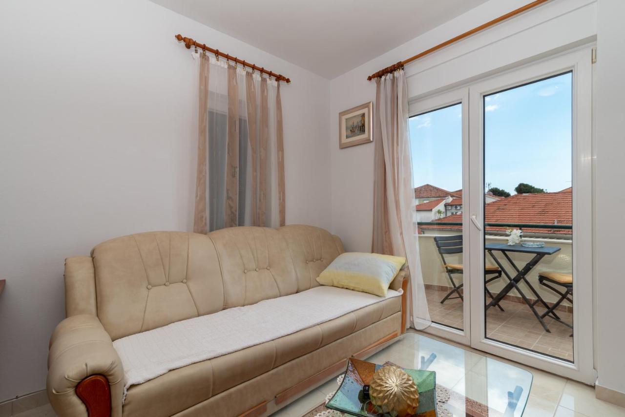 Appartement Apartman Dildo à Trogir Extérieur photo