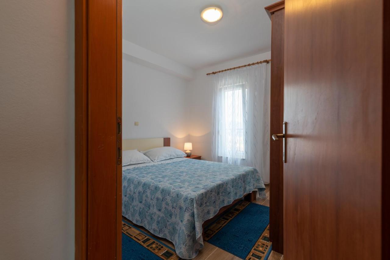 Appartement Apartman Dildo à Trogir Extérieur photo