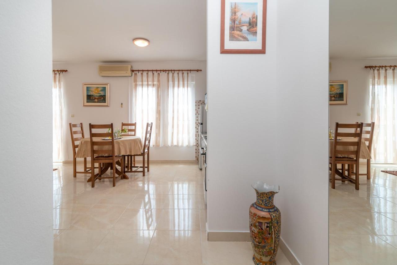 Appartement Apartman Dildo à Trogir Extérieur photo