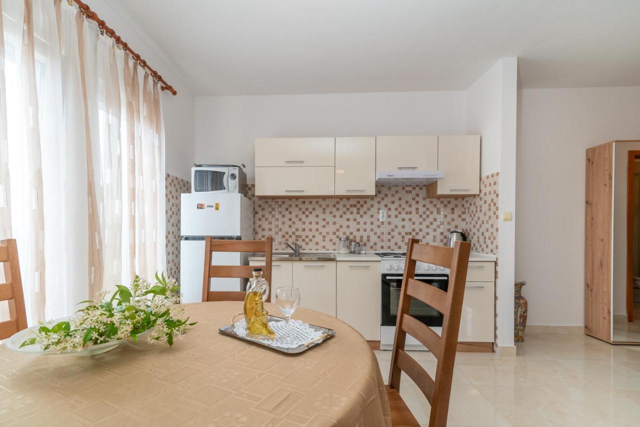 Appartement Apartman Dildo à Trogir Extérieur photo