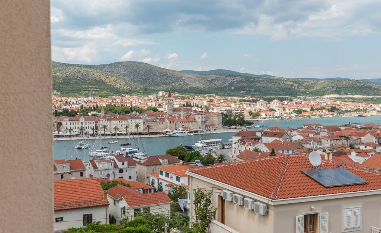 Appartement Apartman Dildo à Trogir Extérieur photo