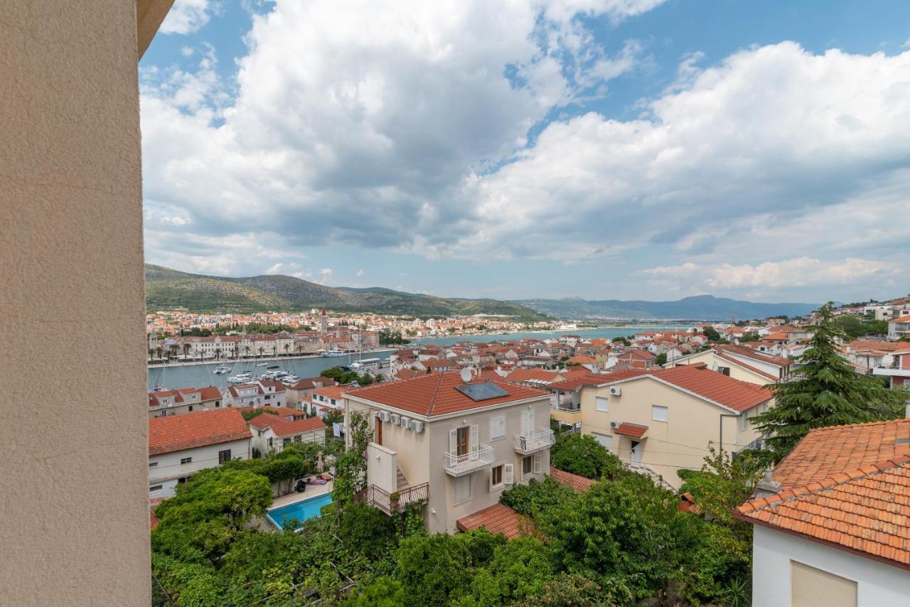 Appartement Apartman Dildo à Trogir Extérieur photo